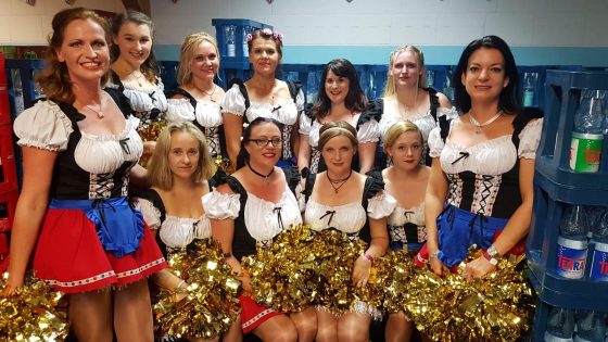 Bilder: Dancing Hornets, Bild 1 von 31