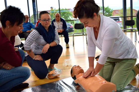 Bilder: Herzsportabteilung mit stark besuchtem HLW Kurs, Bild 6 von 8