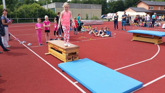 Bilder: Kinderturnfest in Hartenrod, Bild 3 von 7