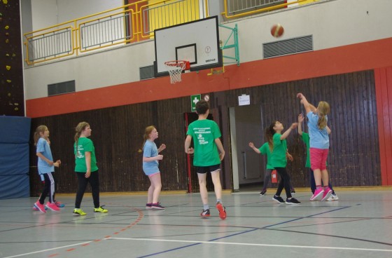 Bilder: Die Liga der Kleinen ganz groß // Erste Basketball Grundschulliga in Gladenbach, Bild 6 von 29