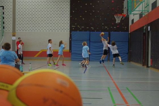 Bilder: Die Liga der Kleinen ganz groß // Erste Basketball Grundschulliga in Gladenbach, Bild 17 von 29