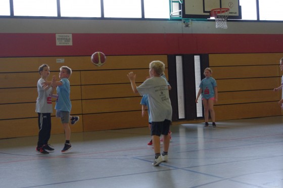 Bilder: Die Liga der Kleinen ganz groß // Erste Basketball Grundschulliga in Gladenbach, Bild 19 von 29