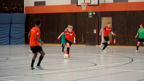 Bilder: Hobby-Fussballturnier mit Flüchtlingen in der Großsporthalle, Bild 113 von 298