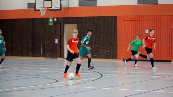 Bilder: Hobby-Fussballturnier mit Flüchtlingen in der Großsporthalle, Bild 114 von 298