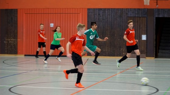 Bilder: Hobby-Fussballturnier mit Flüchtlingen in der Großsporthalle, Bild 116 von 298