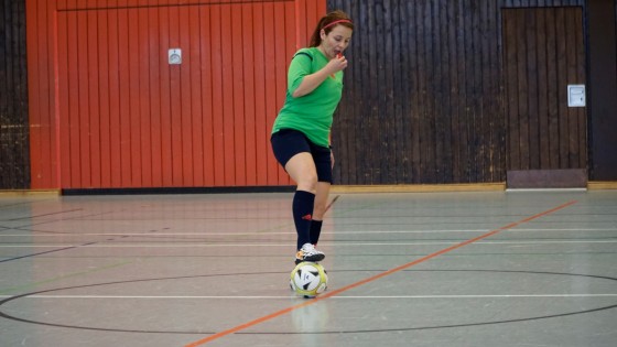 Bilder: Hobby-Fussballturnier mit Flüchtlingen in der Großsporthalle, Bild 119 von 298