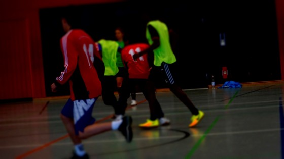 Bilder: Hobby-Fussballturnier mit Flüchtlingen in der Großsporthalle, Bild 124 von 298