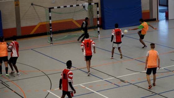 Bilder: Hobby-Fussballturnier mit Flüchtlingen in der Großsporthalle, Bild 135 von 298