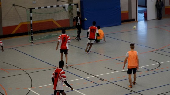 Bilder: Hobby-Fussballturnier mit Flüchtlingen in der Großsporthalle, Bild 136 von 298