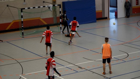 Bilder: Hobby-Fussballturnier mit Flüchtlingen in der Großsporthalle, Bild 138 von 298