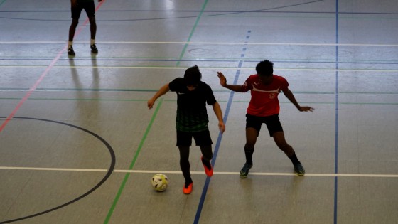 Bilder: Hobby-Fussballturnier mit Flüchtlingen in der Großsporthalle, Bild 157 von 298