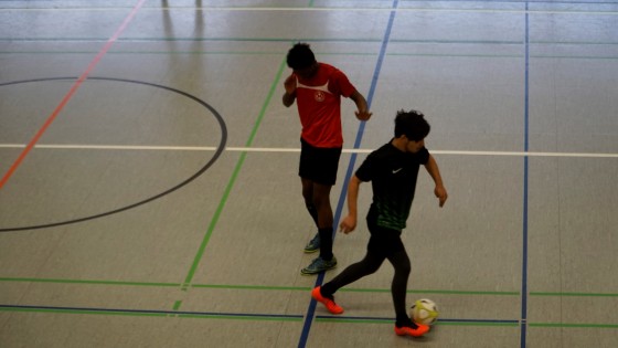 Bilder: Hobby-Fussballturnier mit Flüchtlingen in der Großsporthalle, Bild 161 von 298