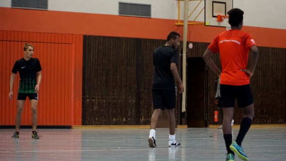 Bilder: Hobby-Fussballturnier mit Flüchtlingen in der Großsporthalle, Bild 168 von 298