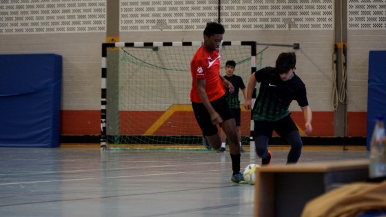 Bilder: Hobby-Fussballturnier mit Flüchtlingen in der Großsporthalle, Bild 171 von 298