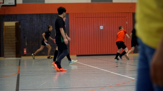 Bilder: Hobby-Fussballturnier mit Flüchtlingen in der Großsporthalle, Bild 179 von 298