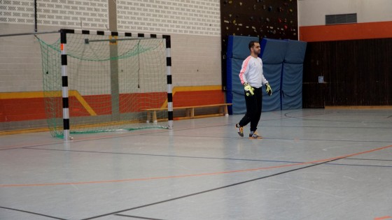 Bilder: Hobby-Fussballturnier mit Flüchtlingen in der Großsporthalle, Bild 191 von 298