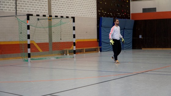 Bilder: Hobby-Fussballturnier mit Flüchtlingen in der Großsporthalle, Bild 192 von 298