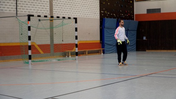 Bilder: Hobby-Fussballturnier mit Flüchtlingen in der Großsporthalle, Bild 194 von 298