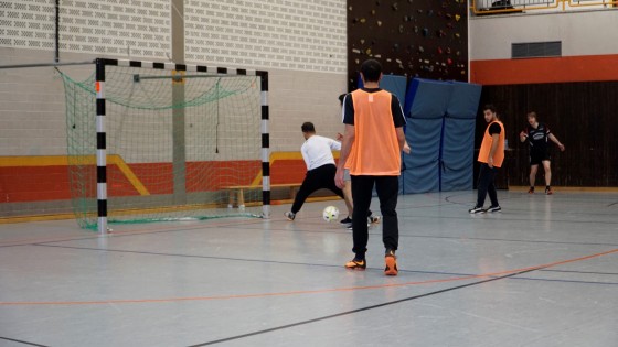 Bilder: Hobby-Fussballturnier mit Flüchtlingen in der Großsporthalle, Bild 202 von 298