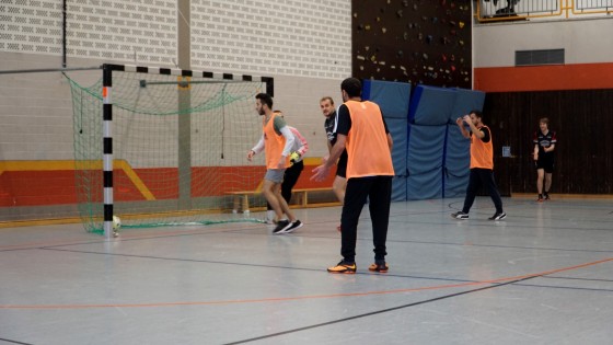 Bilder: Hobby-Fussballturnier mit Flüchtlingen in der Großsporthalle, Bild 206 von 298