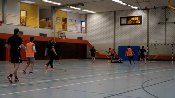Bilder: Hobby-Fussballturnier mit Flüchtlingen in der Großsporthalle, Bild 225 von 298