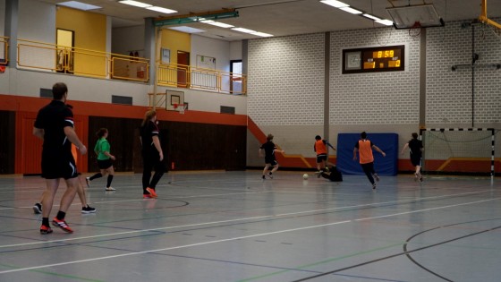 Bilder: Hobby-Fussballturnier mit Flüchtlingen in der Großsporthalle, Bild 227 von 298