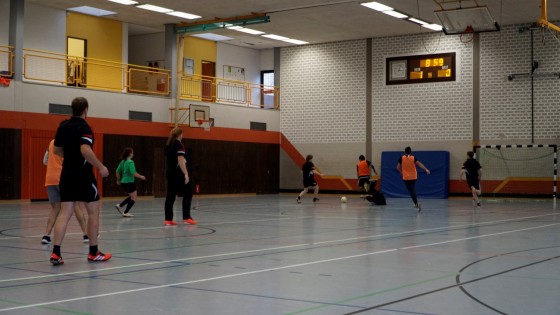Bilder: Hobby-Fussballturnier mit Flüchtlingen in der Großsporthalle, Bild 228 von 298