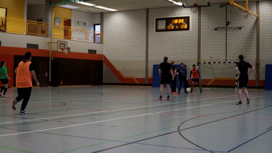 Bilder: Hobby-Fussballturnier mit Flüchtlingen in der Großsporthalle, Bild 230 von 298