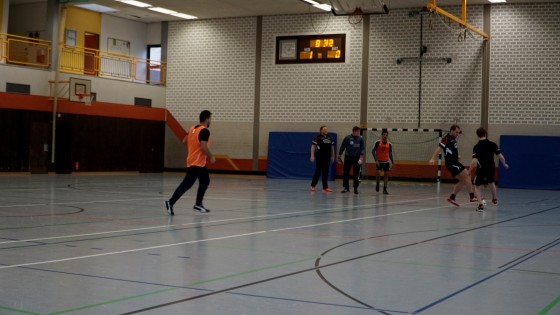 Bilder: Hobby-Fussballturnier mit Flüchtlingen in der Großsporthalle, Bild 233 von 298