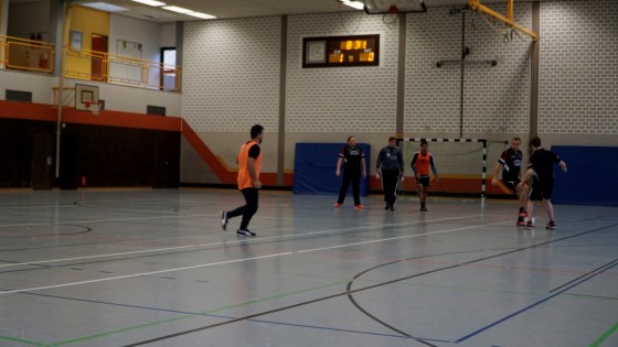 Bilder: Hobby-Fussballturnier mit Flüchtlingen in der Großsporthalle, Bild 235 von 298
