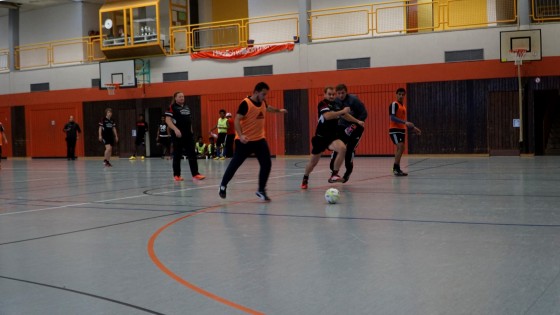 Bilder: Hobby-Fussballturnier mit Flüchtlingen in der Großsporthalle, Bild 256 von 298