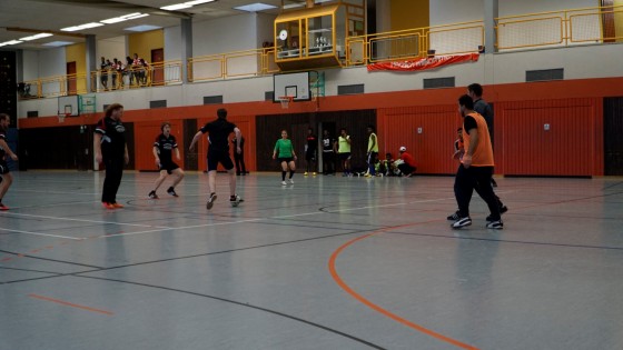 Bilder: Hobby-Fussballturnier mit Flüchtlingen in der Großsporthalle, Bild 260 von 298