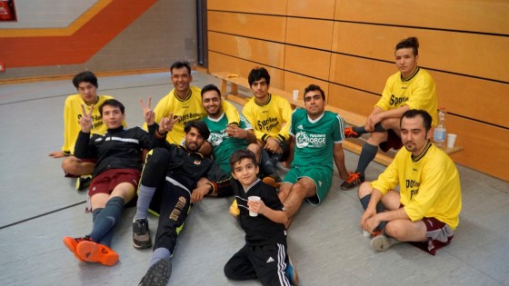 Bilder: Hobby-Fussballturnier mit Flüchtlingen in der Großsporthalle, Bild 264 von 298