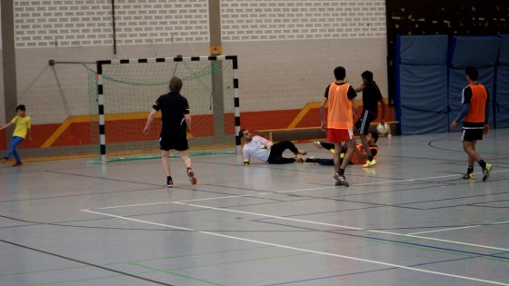 Bilder: Hobby-Fussballturnier mit Flüchtlingen in der Großsporthalle, Bild 279 von 298