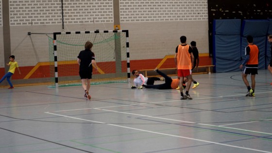 Bilder: Hobby-Fussballturnier mit Flüchtlingen in der Großsporthalle, Bild 281 von 298