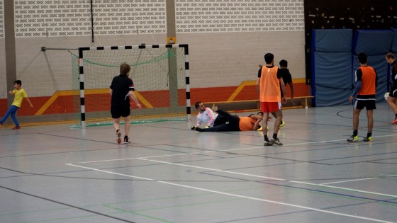 Bilder: Hobby-Fussballturnier mit Flüchtlingen in der Großsporthalle, Bild 282 von 298