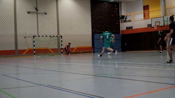 Bilder: Hobby-Fussballturnier mit Flüchtlingen in der Großsporthalle, Bild 5 von 298