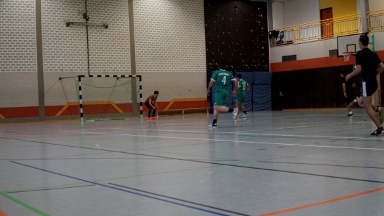 Bilder: Hobby-Fussballturnier mit Flüchtlingen in der Großsporthalle, Bild 6 von 298