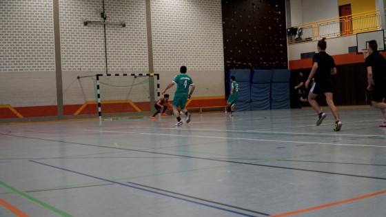 Bilder: Hobby-Fussballturnier mit Flüchtlingen in der Großsporthalle, Bild 10 von 298
