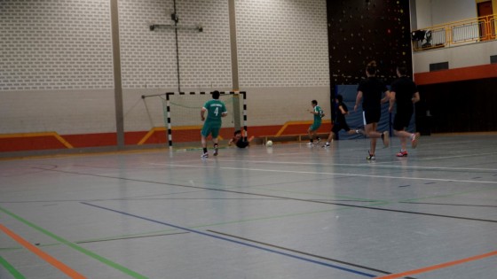 Bilder: Hobby-Fussballturnier mit Flüchtlingen in der Großsporthalle, Bild 16 von 298
