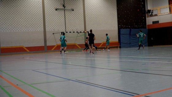 Bilder: Hobby-Fussballturnier mit Flüchtlingen in der Großsporthalle, Bild 27 von 298