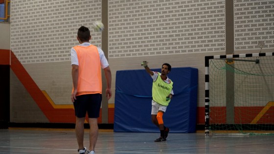 Bilder: Hobby-Fussballturnier mit Flüchtlingen in der Großsporthalle, Bild 36 von 298
