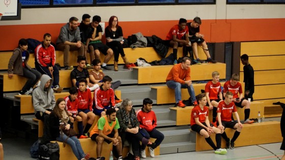 Bilder: Hobby-Fussballturnier mit Flüchtlingen in der Großsporthalle, Bild 63 von 298
