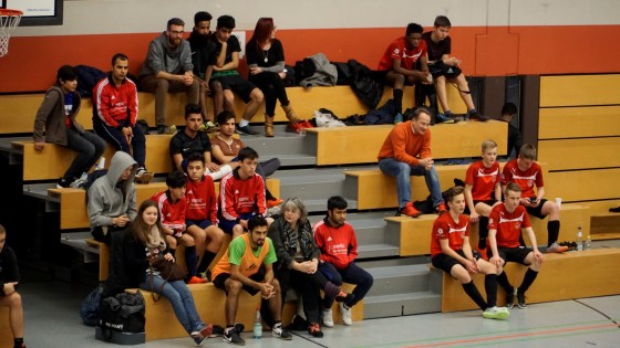 Bilder: Hobby-Fussballturnier mit Flüchtlingen in der Großsporthalle, Bild 64 von 298