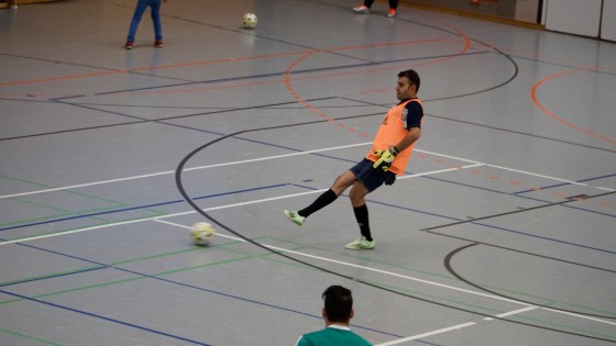 Bilder: Hobby-Fussballturnier mit Flüchtlingen in der Großsporthalle, Bild 68 von 298