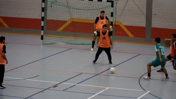 Bilder: Hobby-Fussballturnier mit Flüchtlingen in der Großsporthalle, Bild 72 von 298
