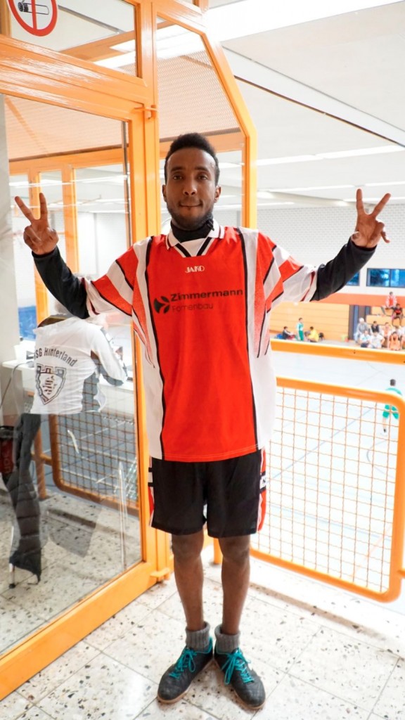 Bilder: Hobby-Fussballturnier mit Flüchtlingen in der Großsporthalle, Bild 75 von 298