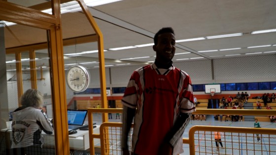 Bilder: Hobby-Fussballturnier mit Flüchtlingen in der Großsporthalle, Bild 78 von 298