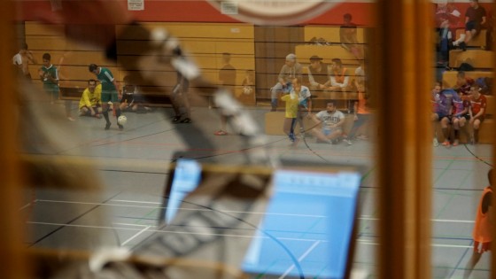 Bilder: Hobby-Fussballturnier mit Flüchtlingen in der Großsporthalle, Bild 92 von 298