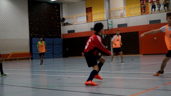 Bilder: Hobby-Fussballturnier mit Flüchtlingen in der Großsporthalle, Bild 102 von 298